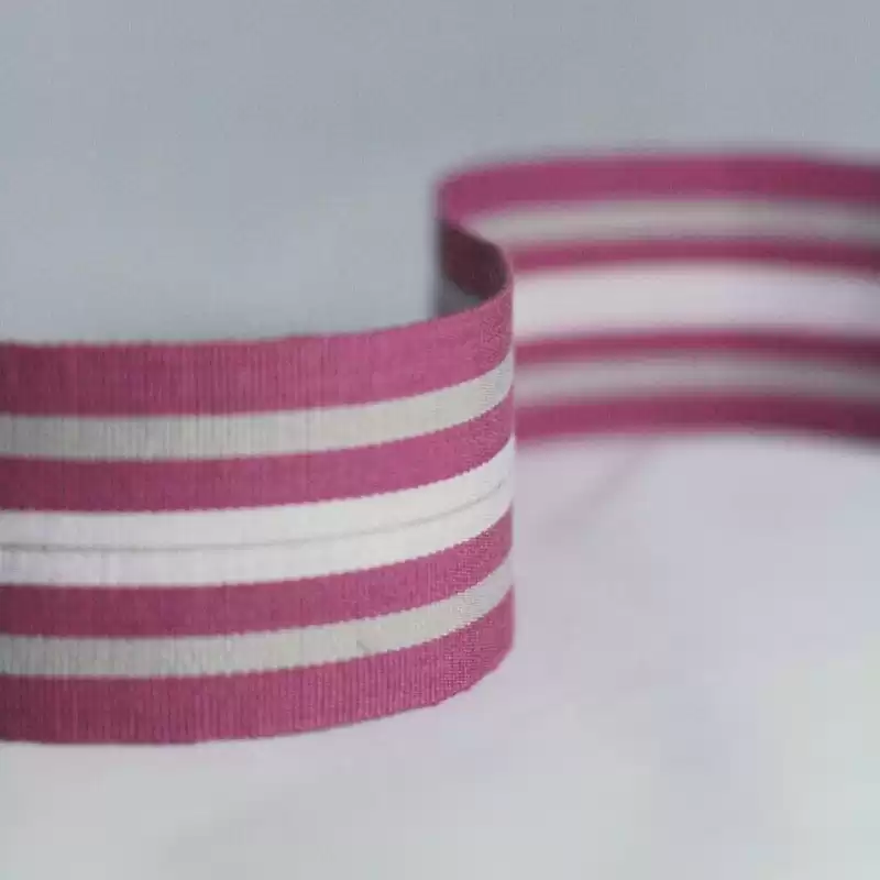 Narrow Woven Border